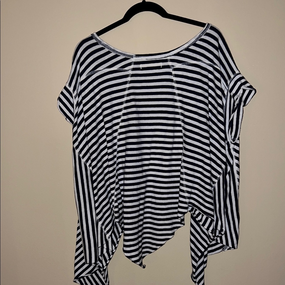 We The Free- Size L - Picture 4 of 4